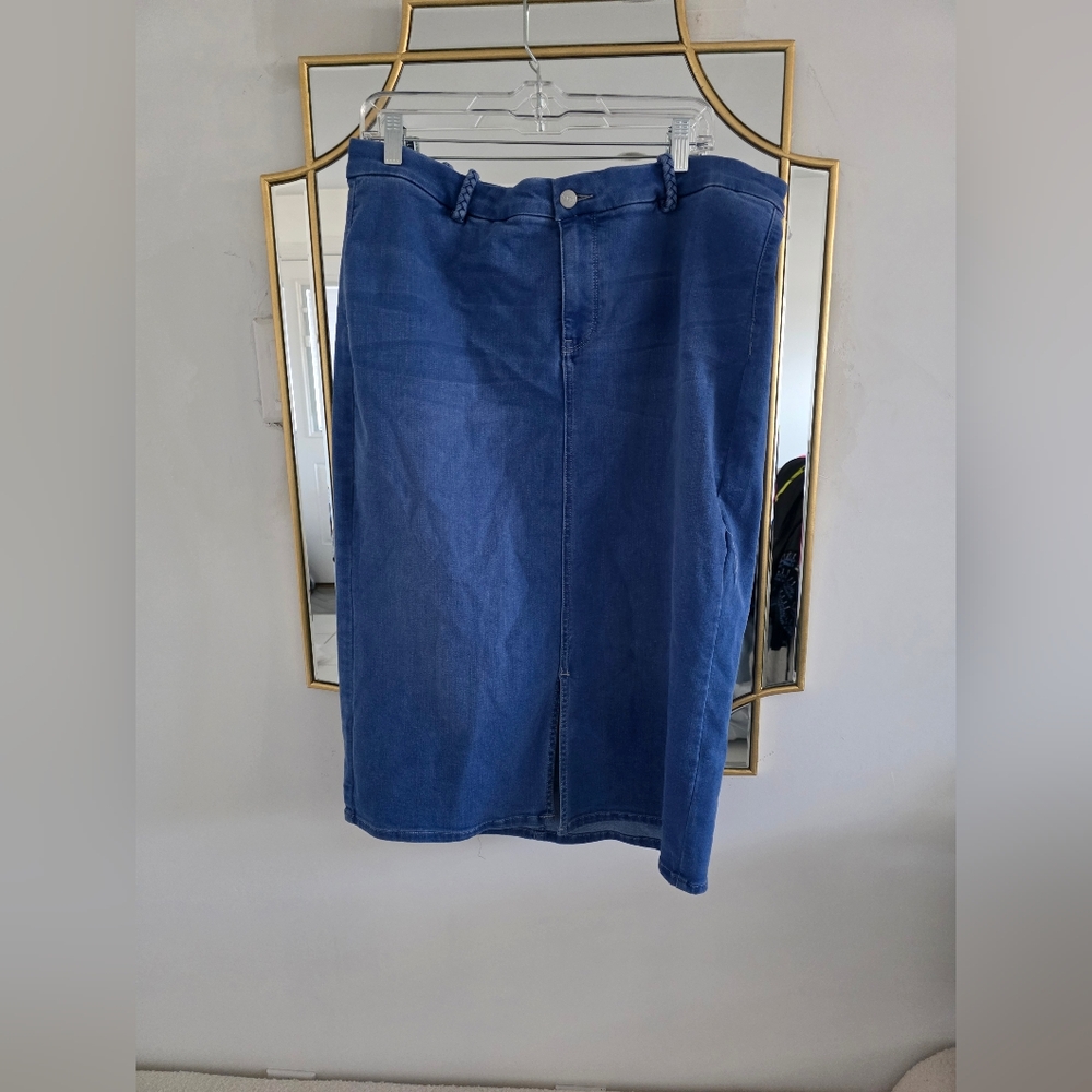Chic Blue Pencil Skirt